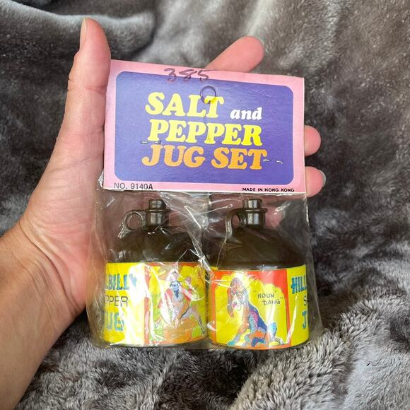 Vintage Hillbilly Salt & Pepper Shakers Moonshine Jugs Hong Kong Novelty NOS - Picture 14 of 16